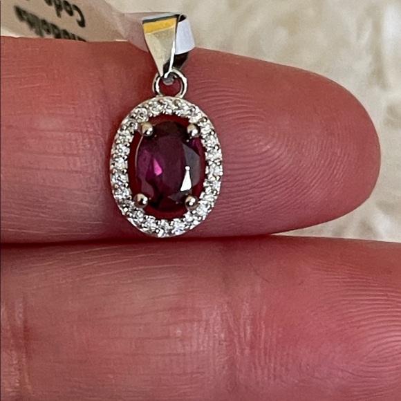 unbranded Jewelry - Elegant Natural Rhodolite Garnet Gemstone Halo Pendant in 925 Sterling Silver